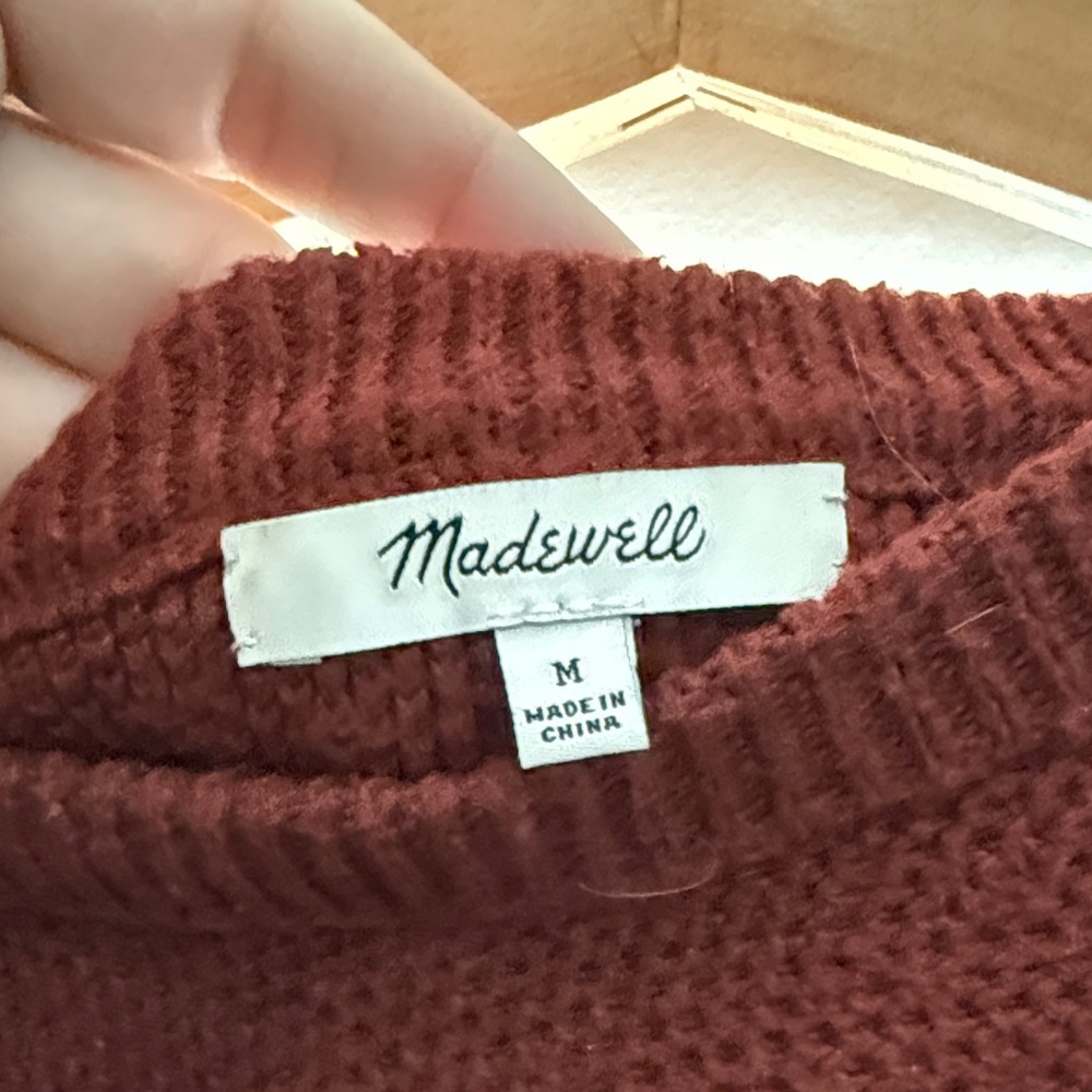 Split back deep Red Sweater - Picture 3 of 6